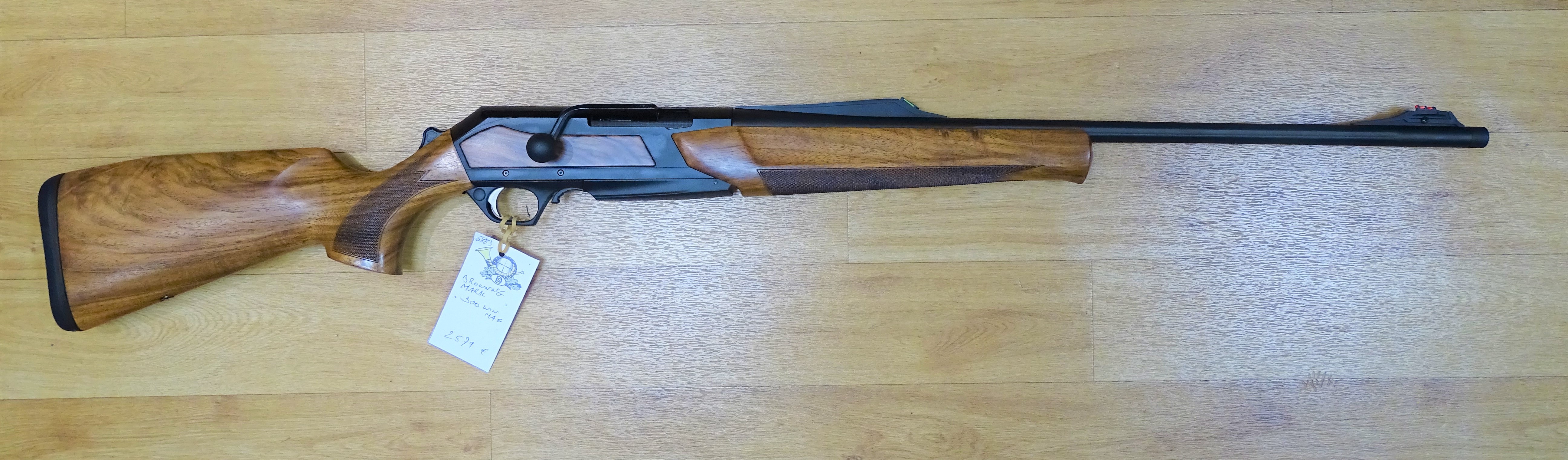 Browning Maral SF Fluted Hand Cocking Threaded   en  . 300 Win Mag   à 2579.00 euros   