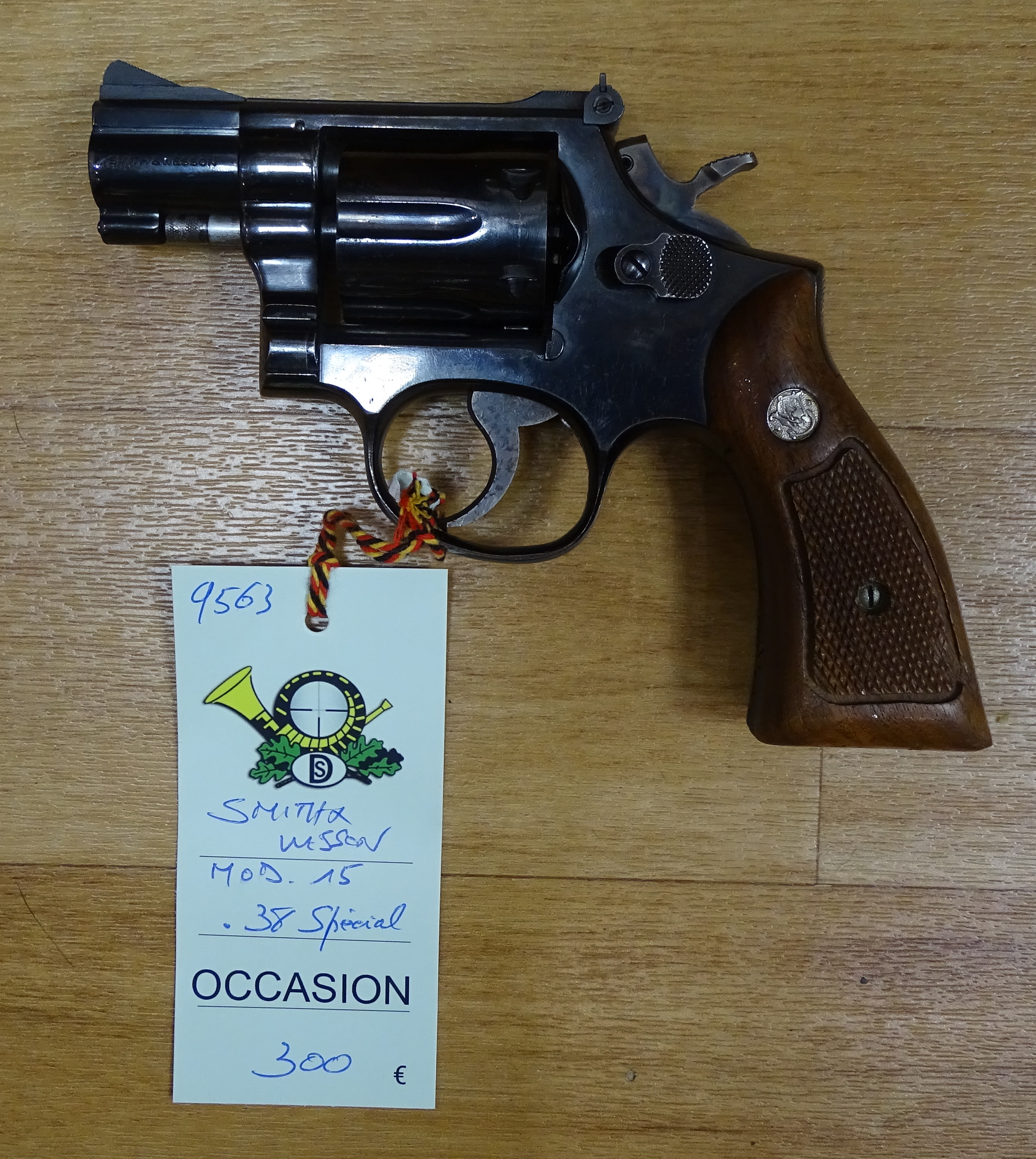 Revolver Smith & Wesson Mod 15/2''