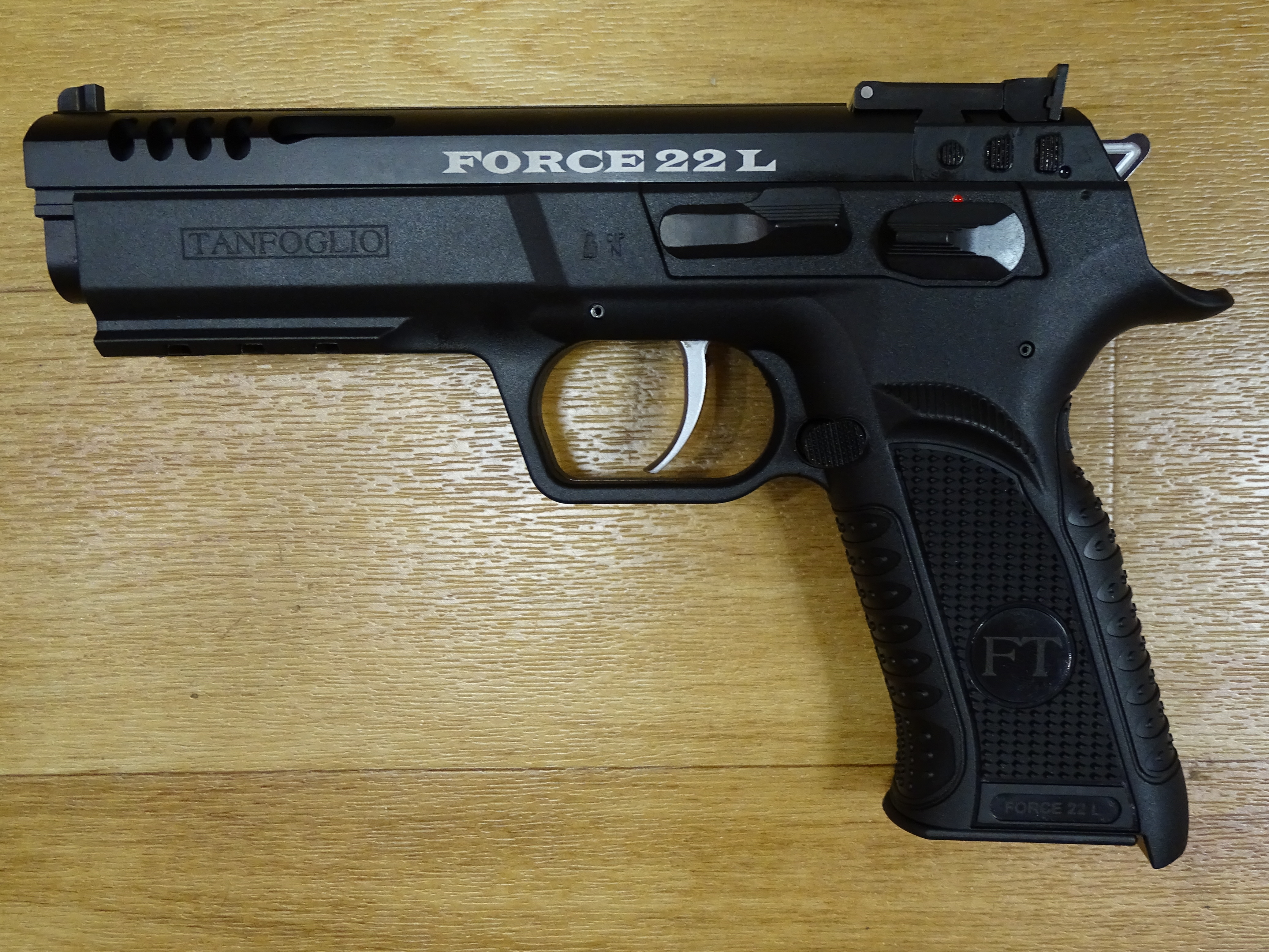 Pistolet TANFOGLIO Force 22 L