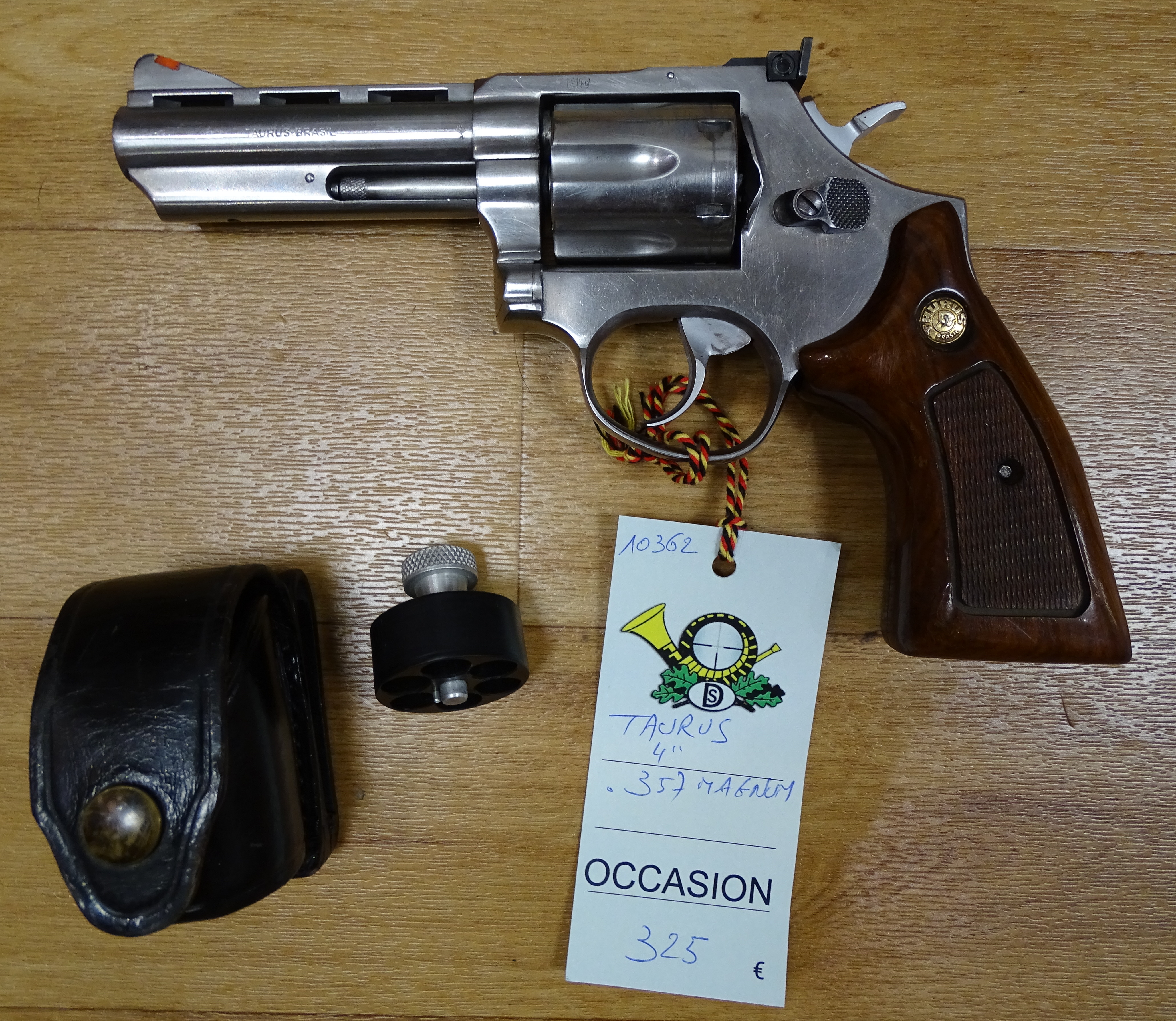 Revolver TAURUS 4''